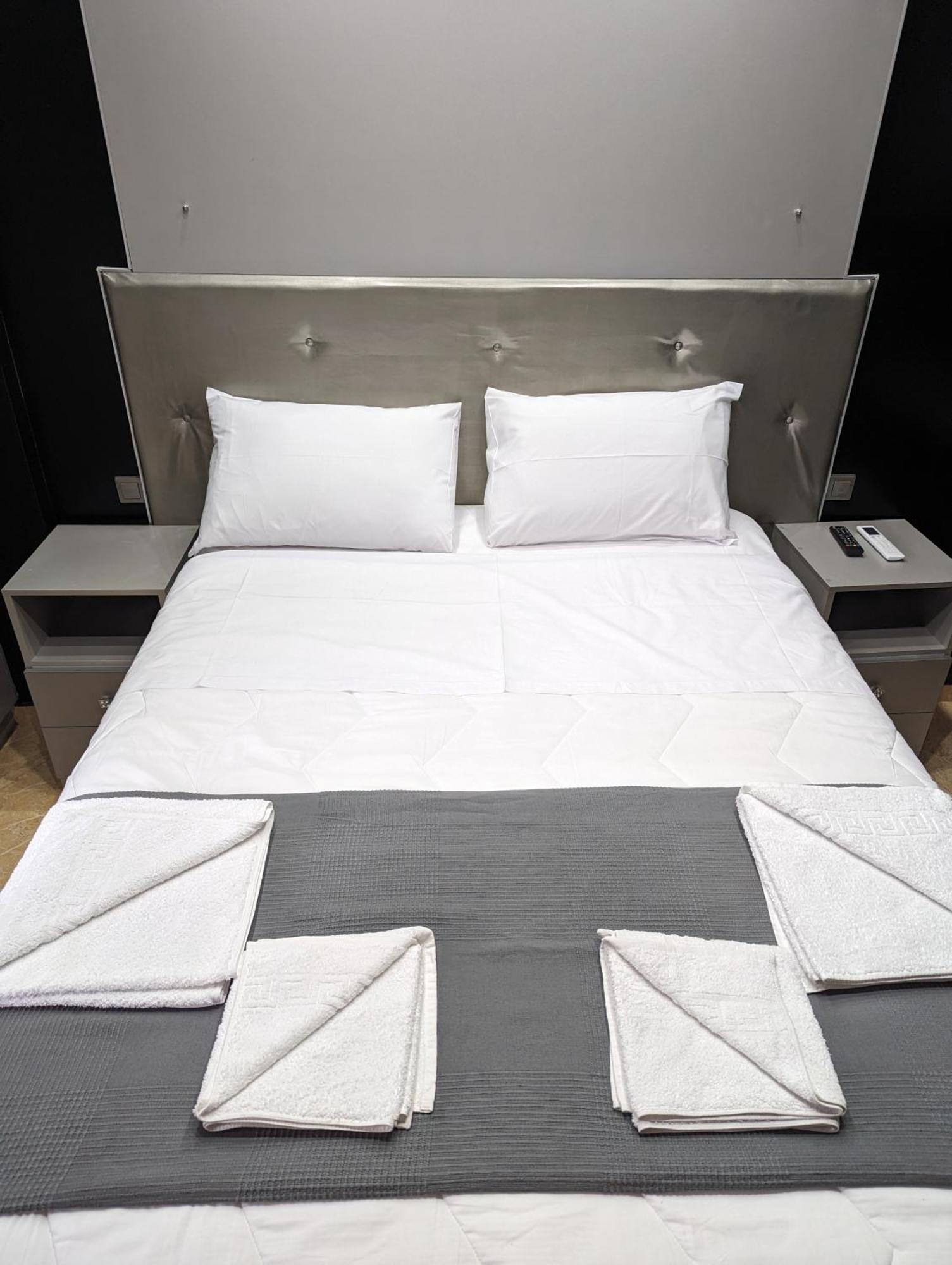 Modern Quiet Luxury Apartment Patra المظهر الخارجي الصورة