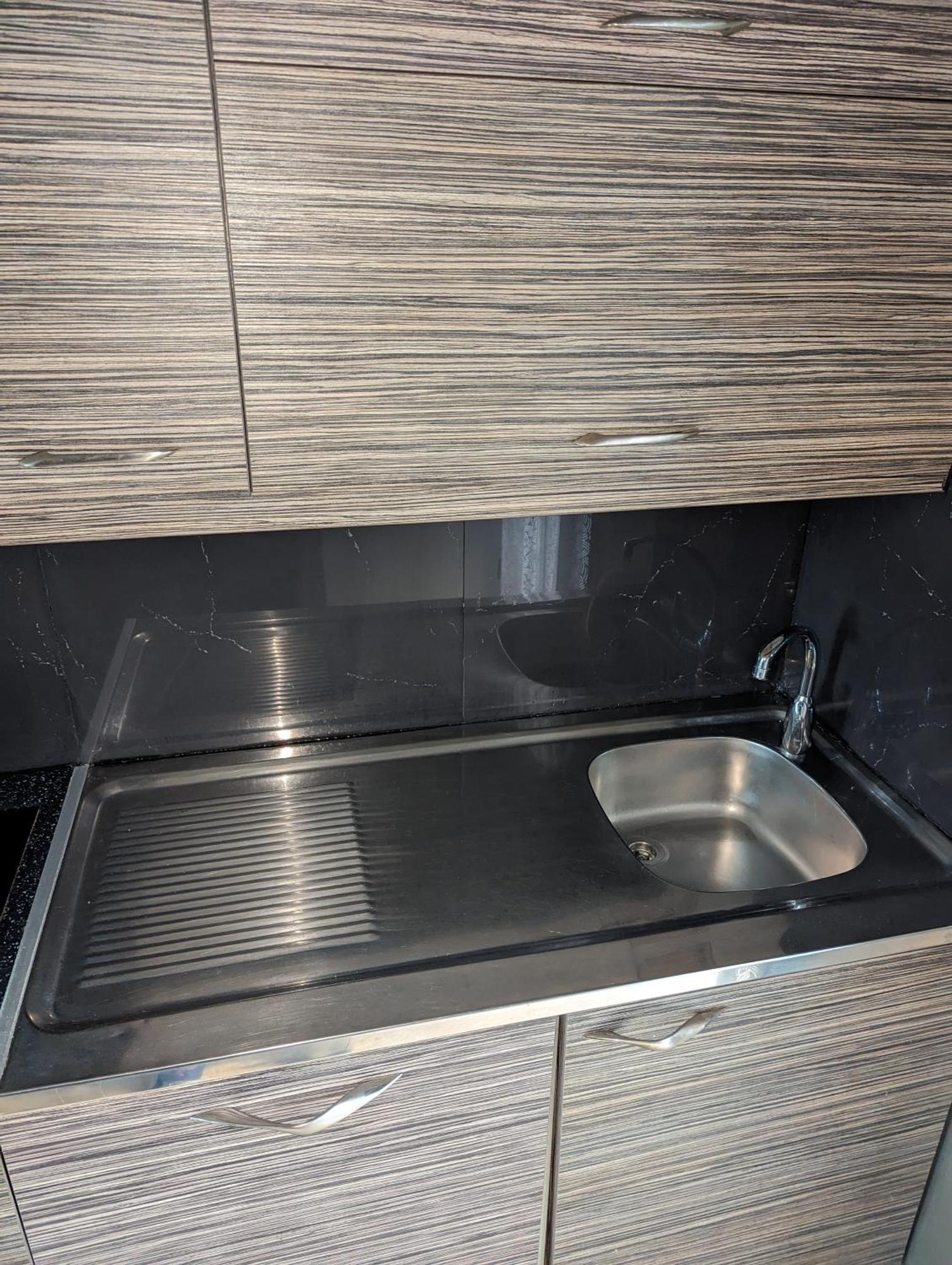 Modern Quiet Luxury Apartment Patra المظهر الخارجي الصورة